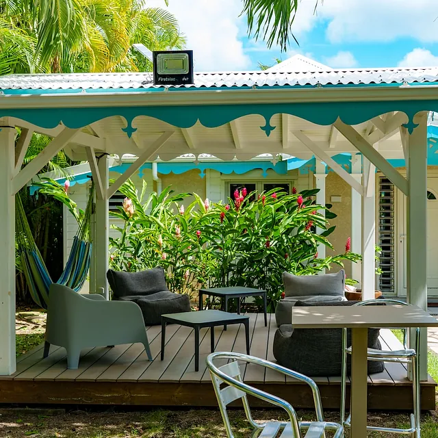 location villa guadeloupe carbet dans un jardin tropical en Guadeloupe dans une villa pour 8 personnes 